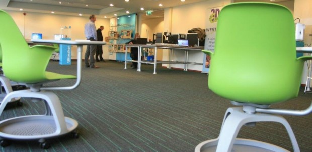 Van Voorst legt de eerste Lease Tapijttegels van Desso